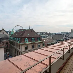 rezervați aici